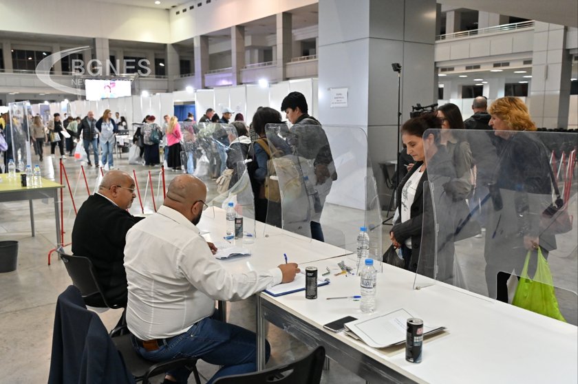 There are nearly 40,000 invalid ballots for municipal mayor candidates