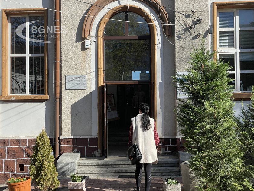Today is the last day of campaigning for the Bulgarian local elections runoff before tomorrow's day of contemplation