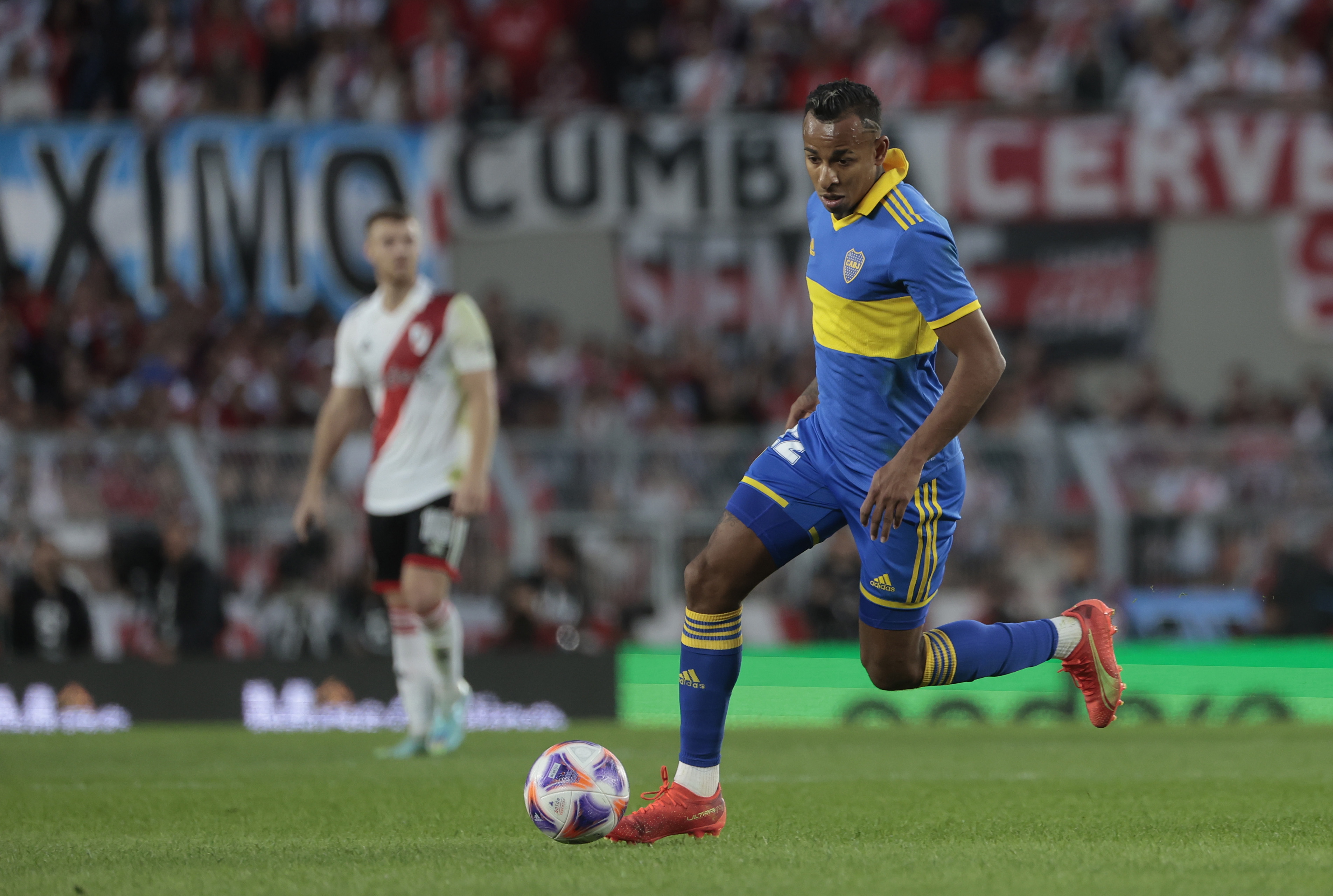 Former Boca Juniors player signs with Beroe