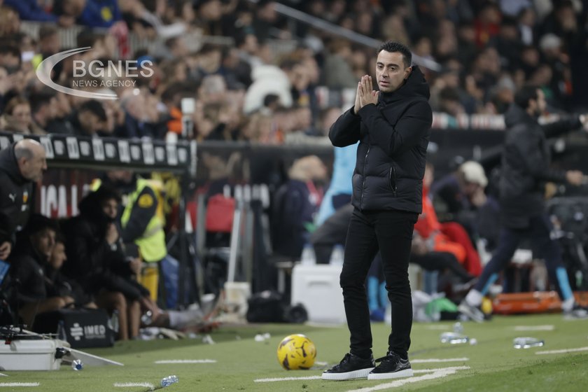 Valencia tripped up Barcelona and increased the pressure on Xavi