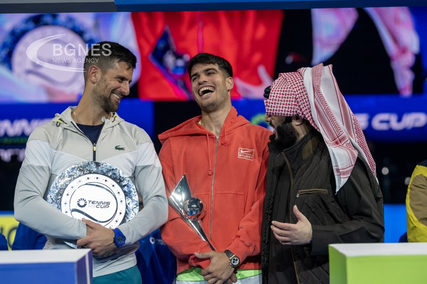 Alcaraz triumphs over Djokovic in a spectacle in front of 40,000 in Riyadh