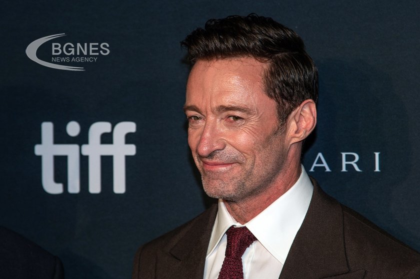 Hugh Jackman greeted his fans with an ice swim for the New Year