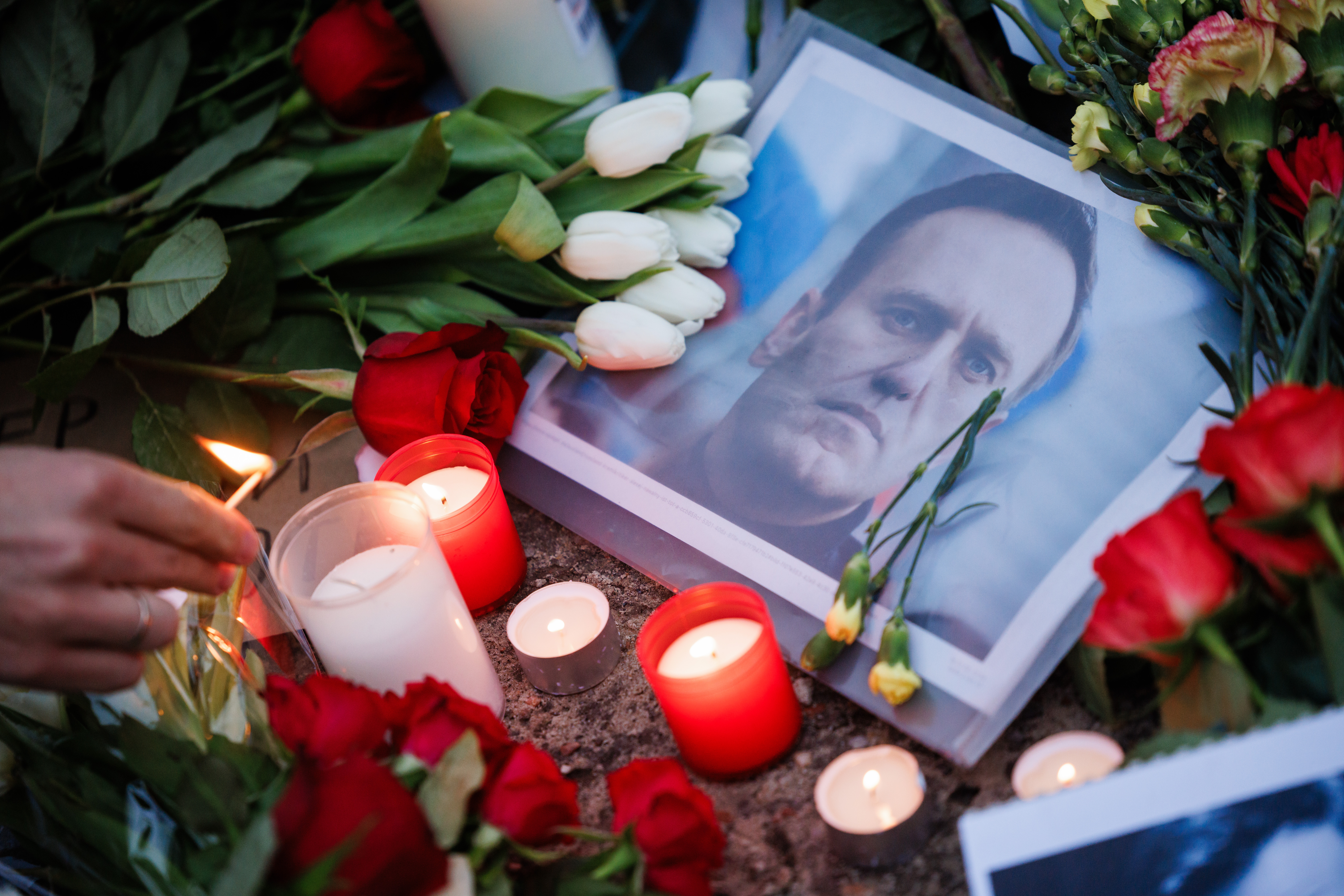 Over 100 detained in Russia at rallies in memory of Navalny