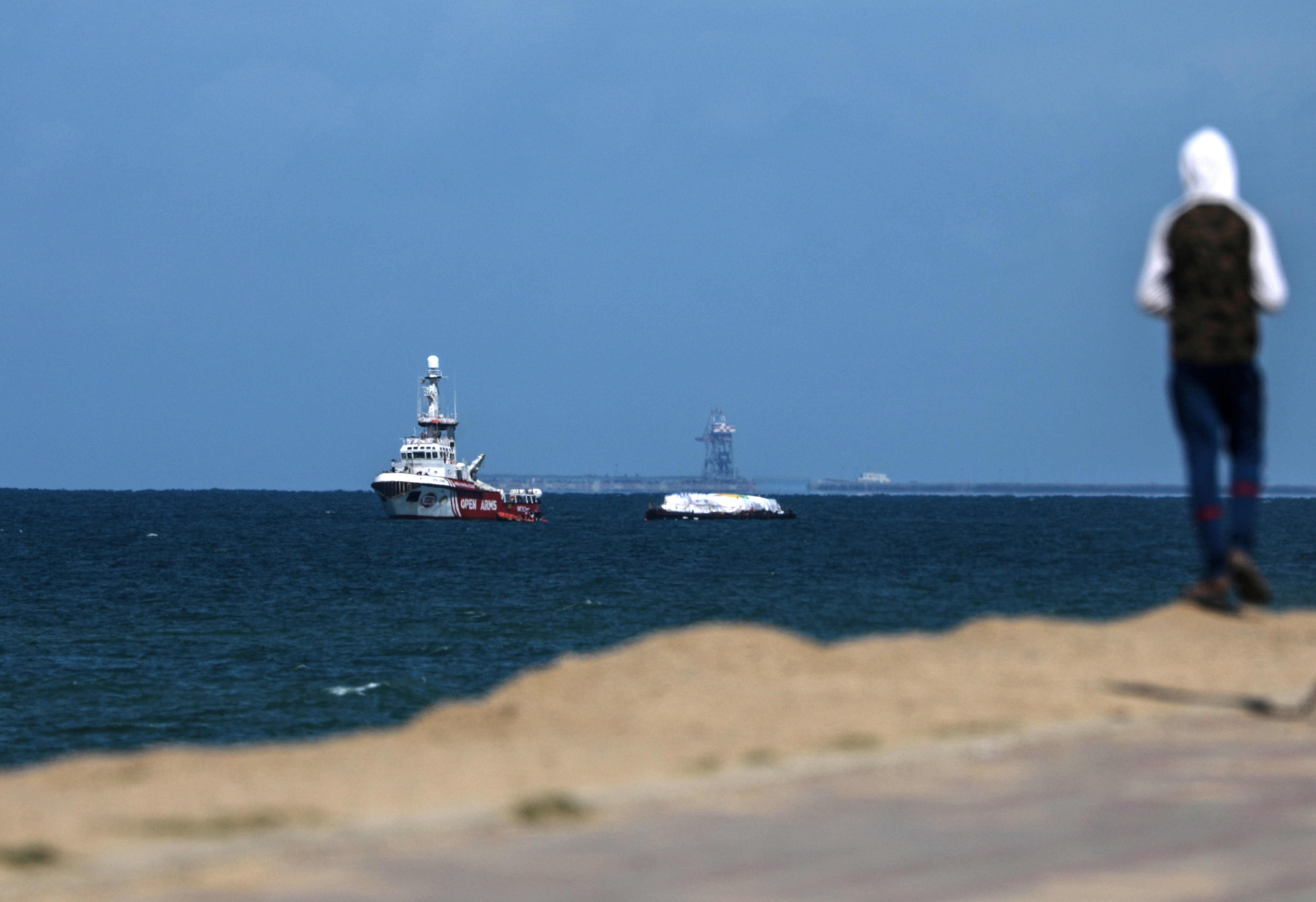 A Spanish ship with 200 tons of humanitarian aid approached the shores of Gaza
