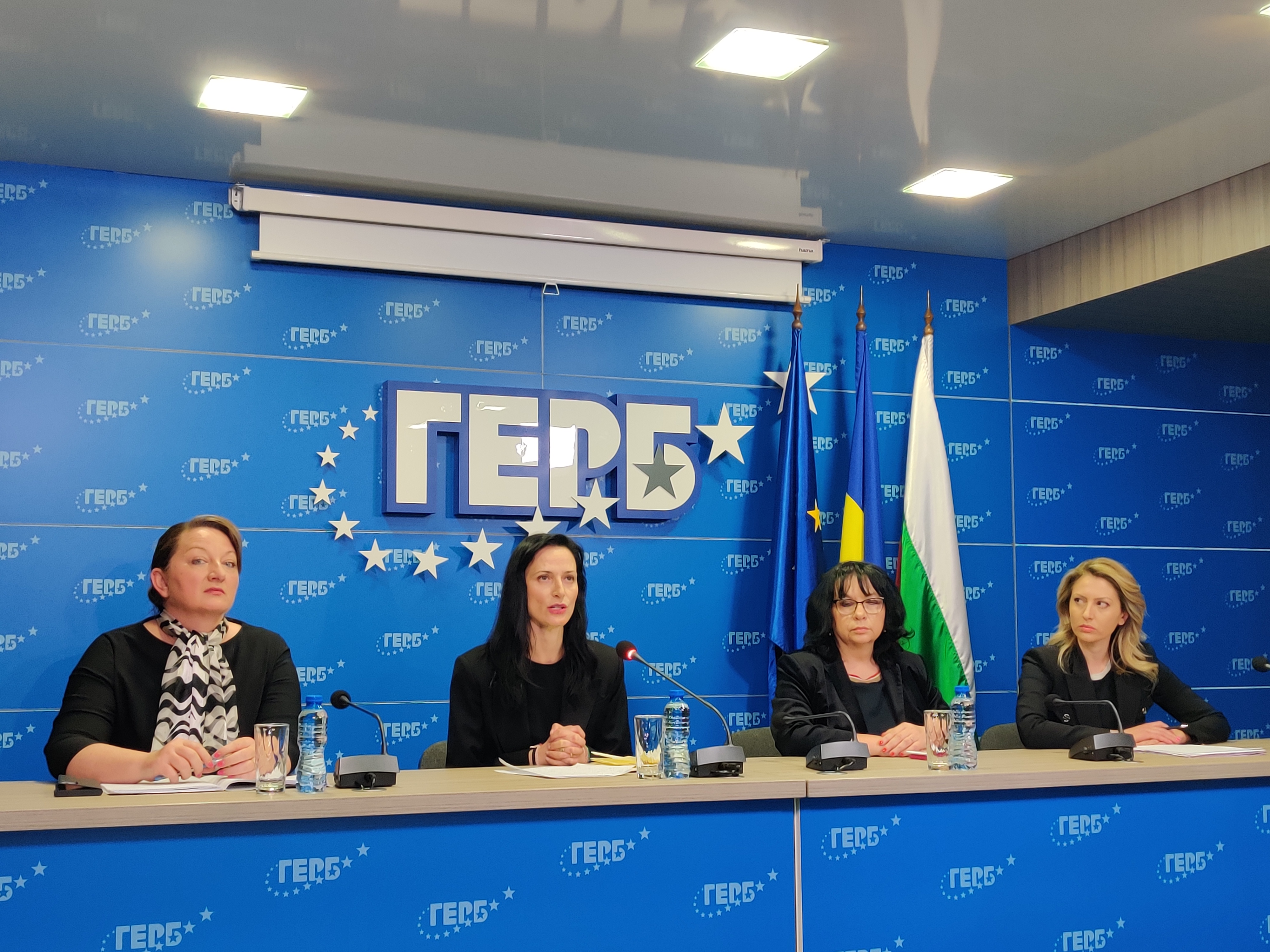 Bulgaria's outgoing Deputy PM Maria Gabriel: WCC-DB not ready to share power with GERB-UDF - UPDATED
