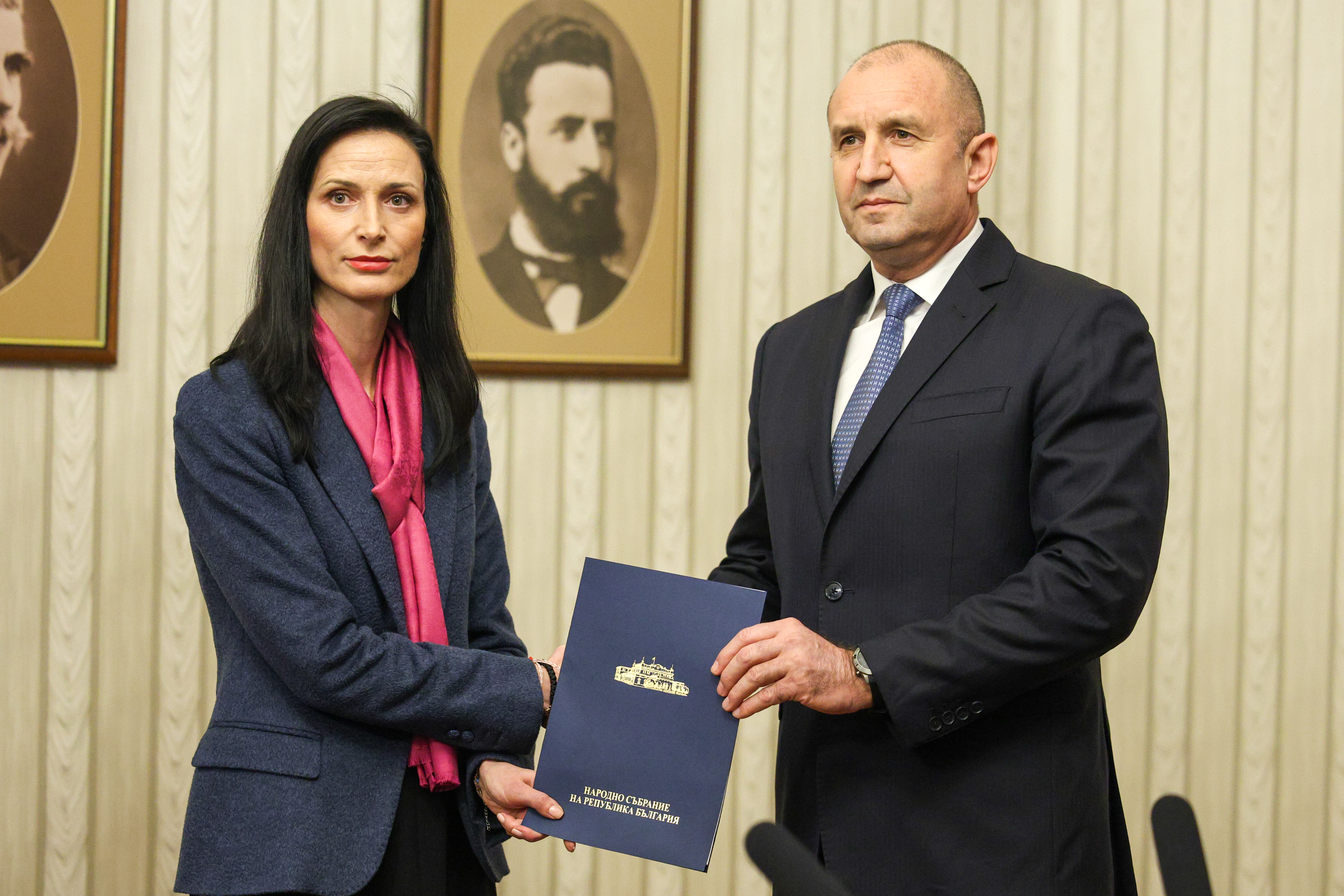 The Bulgarian President will not withdraw the decree by which he proposes the National Assembly to elect Maria Gabriel as Prime Minister