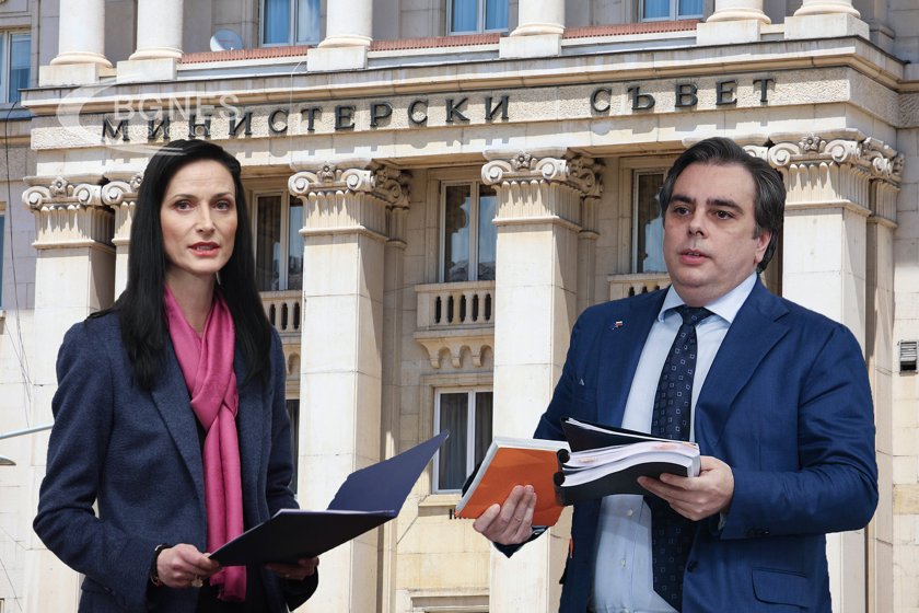 Unprecedented political scandal and insults - will there be new negotiations for the new cabinet in power