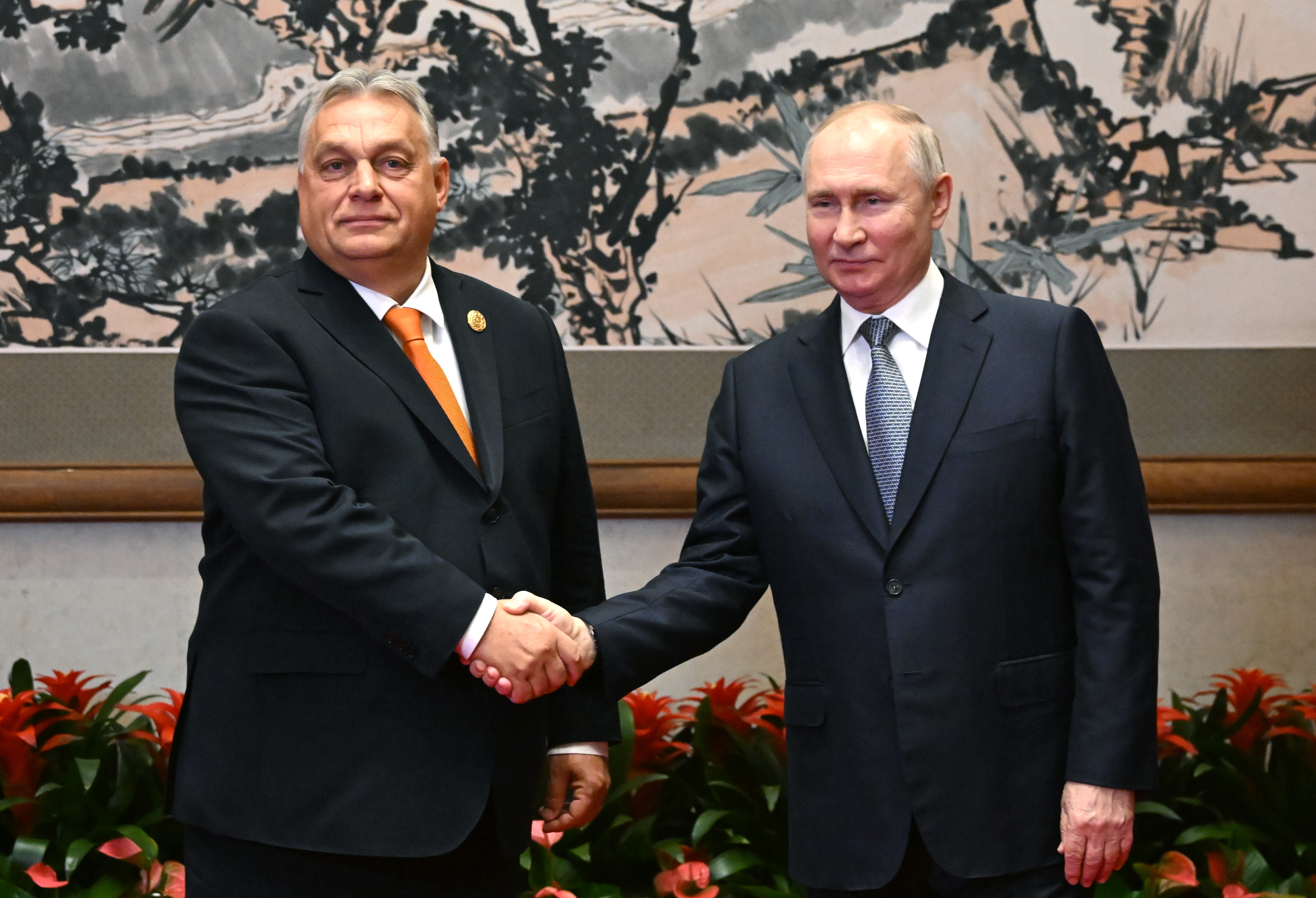 Survey: Putin and Orban most liked in Bulgaria among EU countries