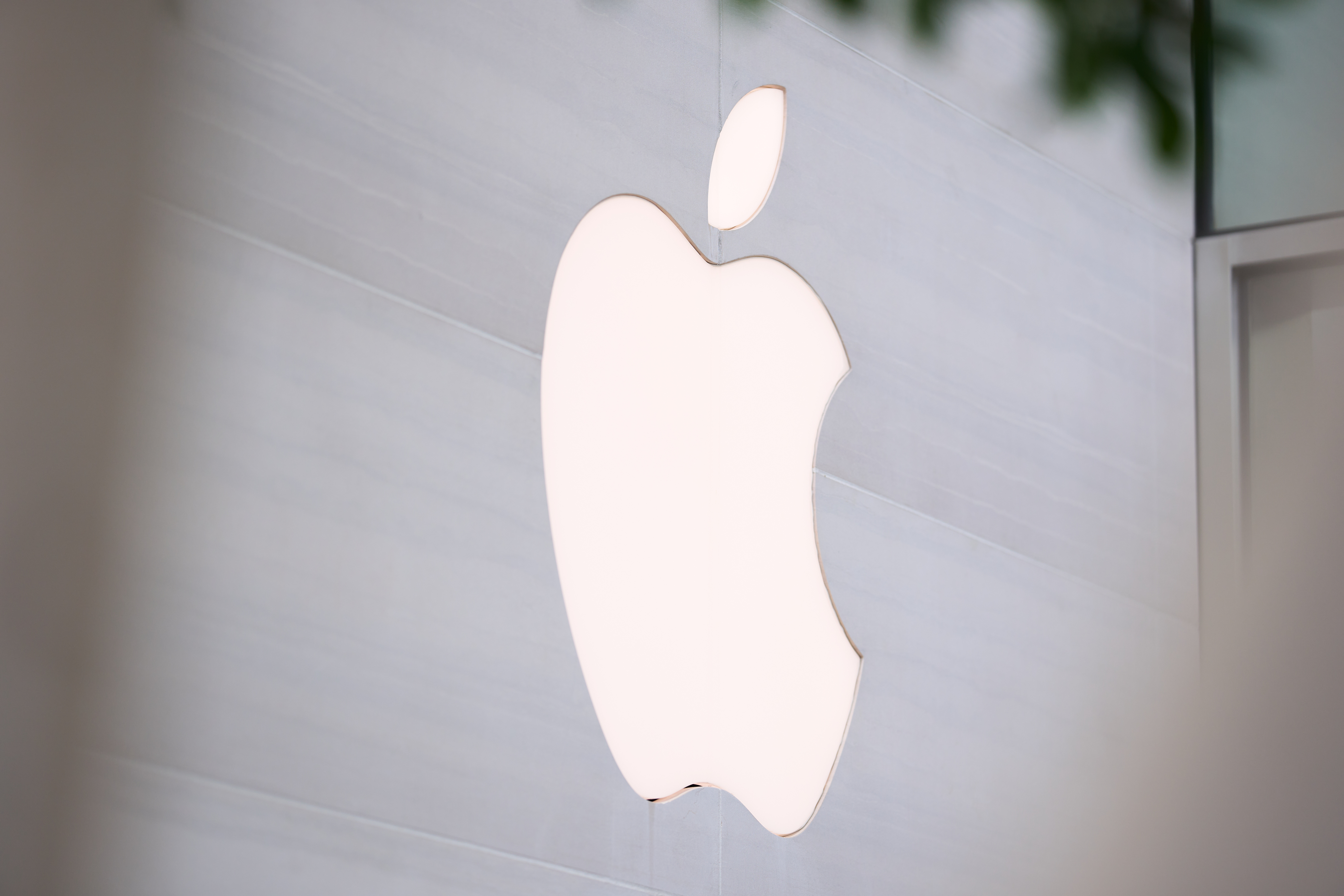 Apple lays off more than 600 employees
