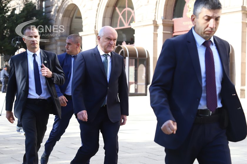 Glavchev: Communication with Radev continues