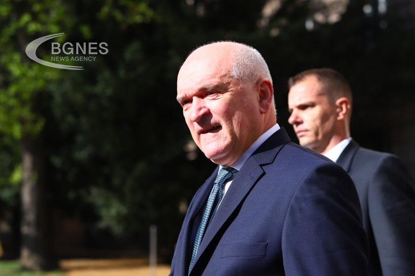 Bulgarian President Radev issued a decree, PM Glavchev will also act as a Foreign Minister, Takhov - Minister of Agriculture