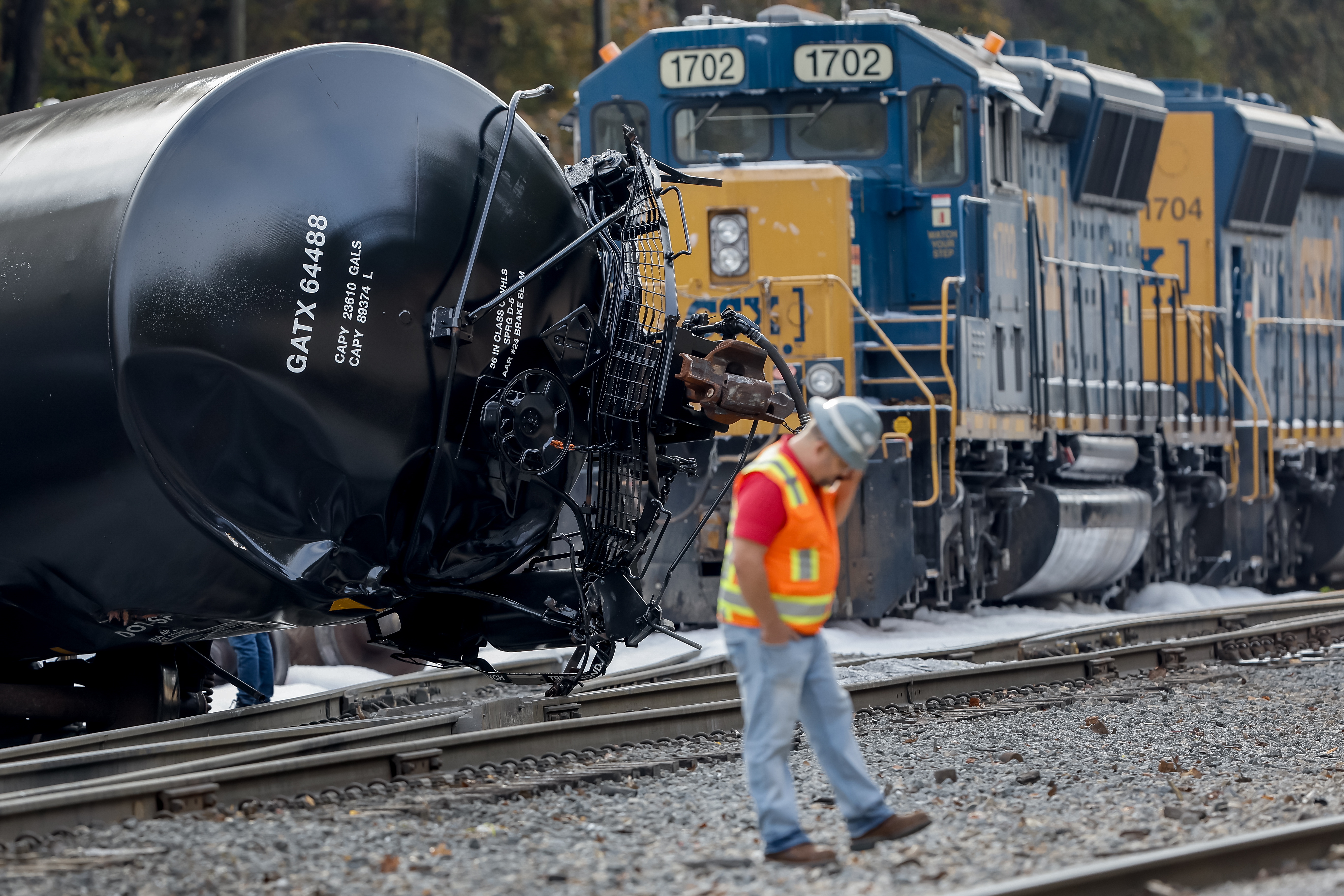 A landslide caused the derailment of a train carrying 185 passengers in western Germany