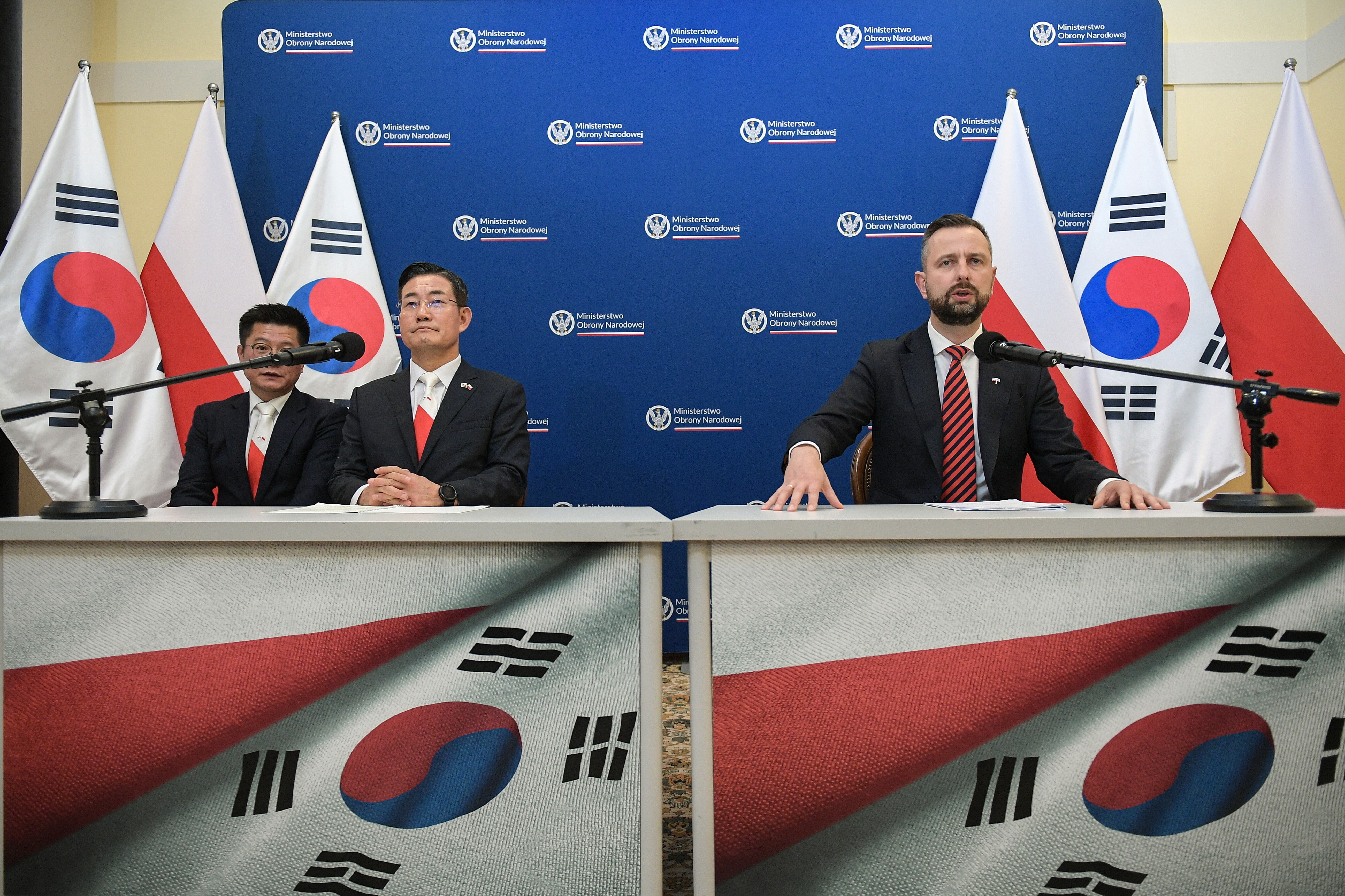 Poland and South Korea to sign military equipment deal in September