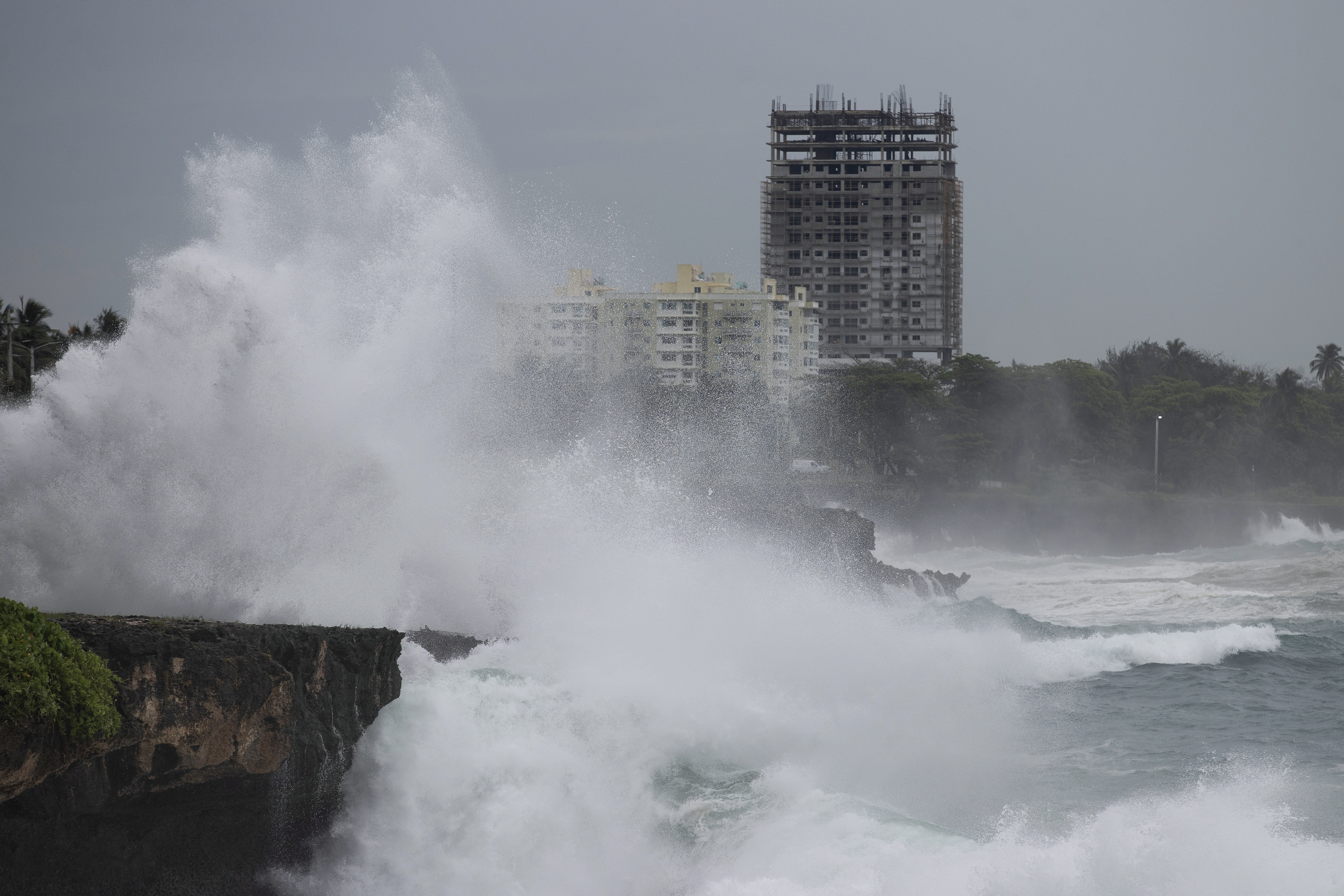 Hurricane Beryl kills 5 and weakens as it heads for Jamaica