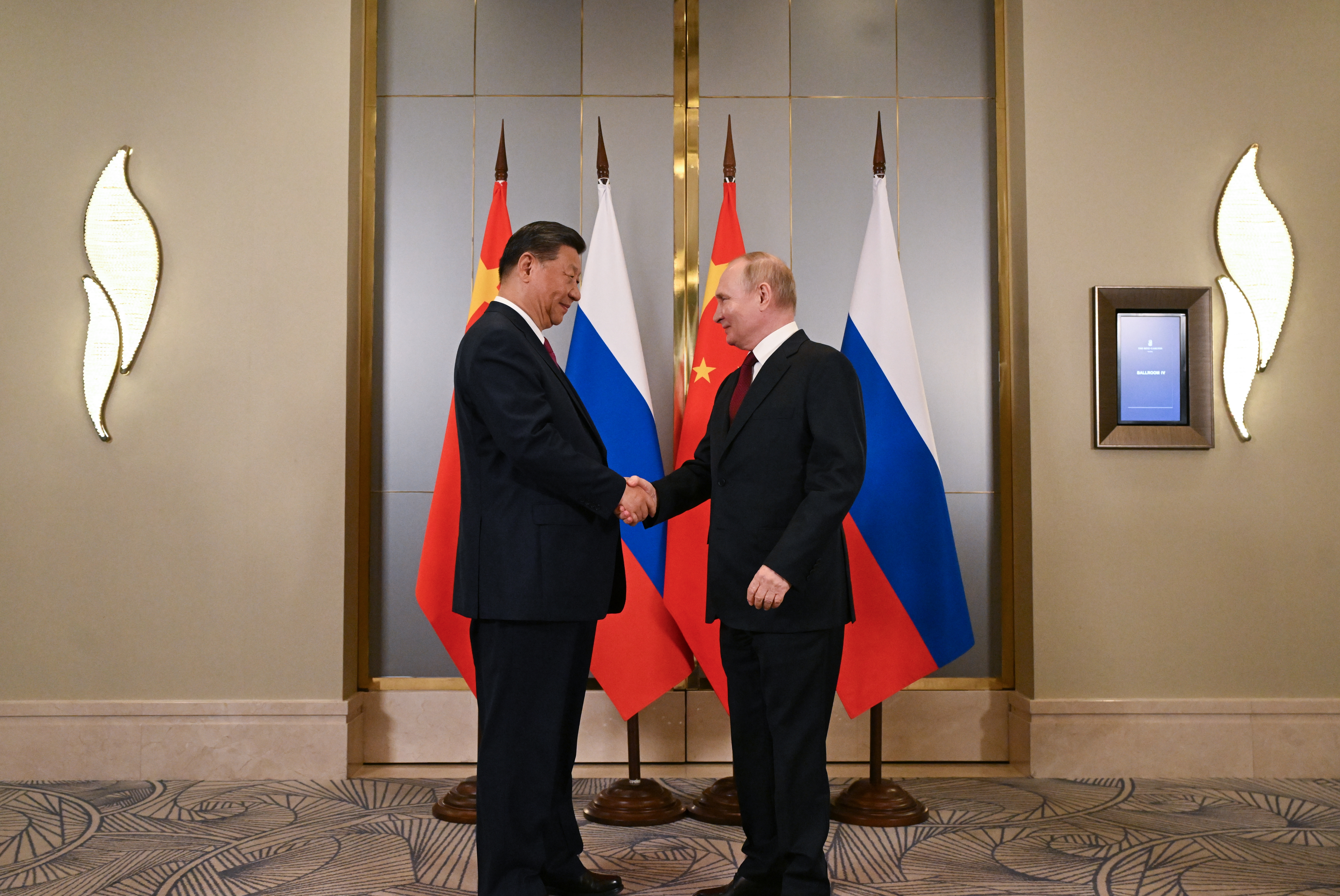 In Kazakhstan, Putin and Xi called for a "just multipolar world"