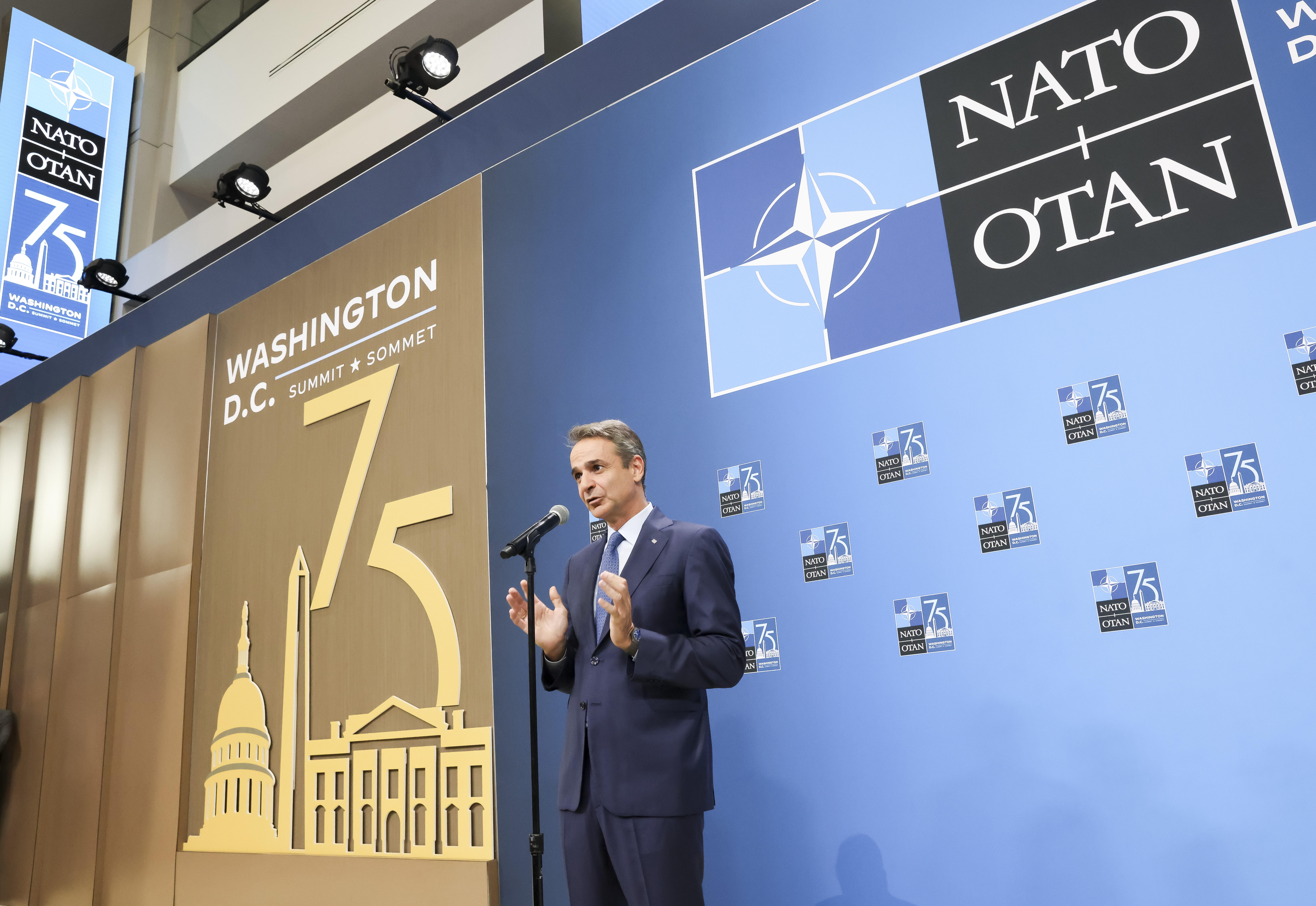 Mitsotakis before NATO: The PM of North Macedonia has decided not to implement the Prespa Agreement