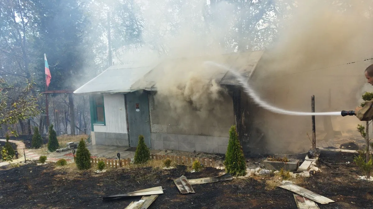 Numerous outbreaks of fires are smoldering in Bulgaria, the situation remains difficult
