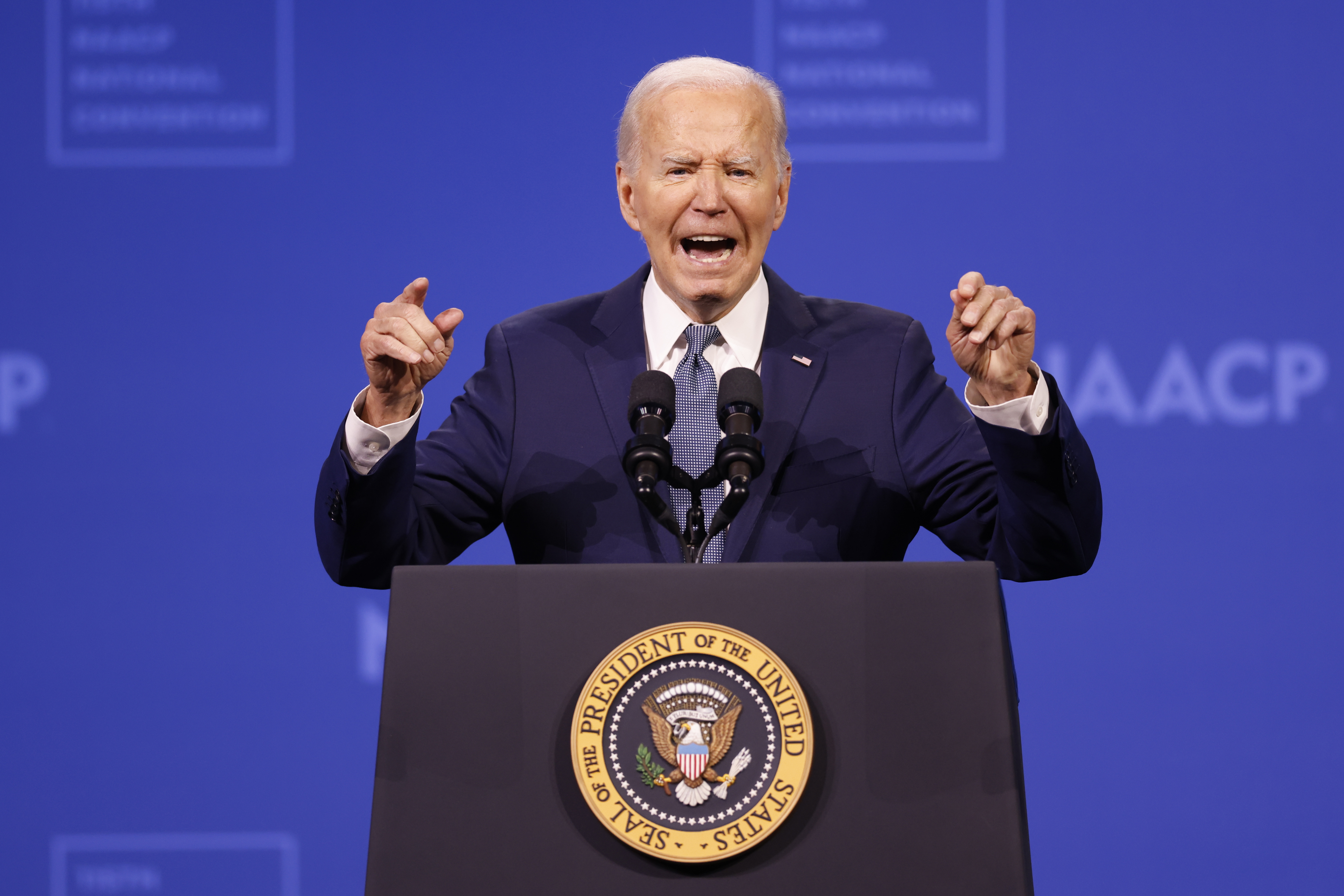 Democrats unite around Harris after Biden drops out