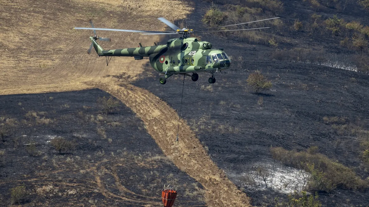 A "Cougar" helicopter was involved in extinguishing the fire on the Bulgarian-Greek border in Slavyanka mountain