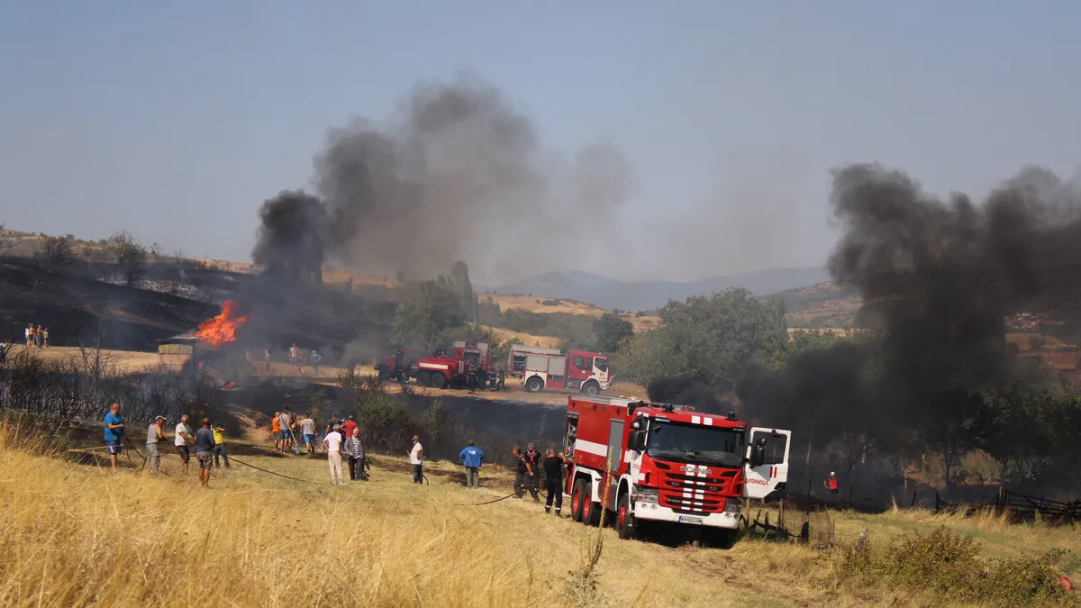The wildfires in Bulgaria are localized, the ones in North Macedonia are not threatening to cross over the border