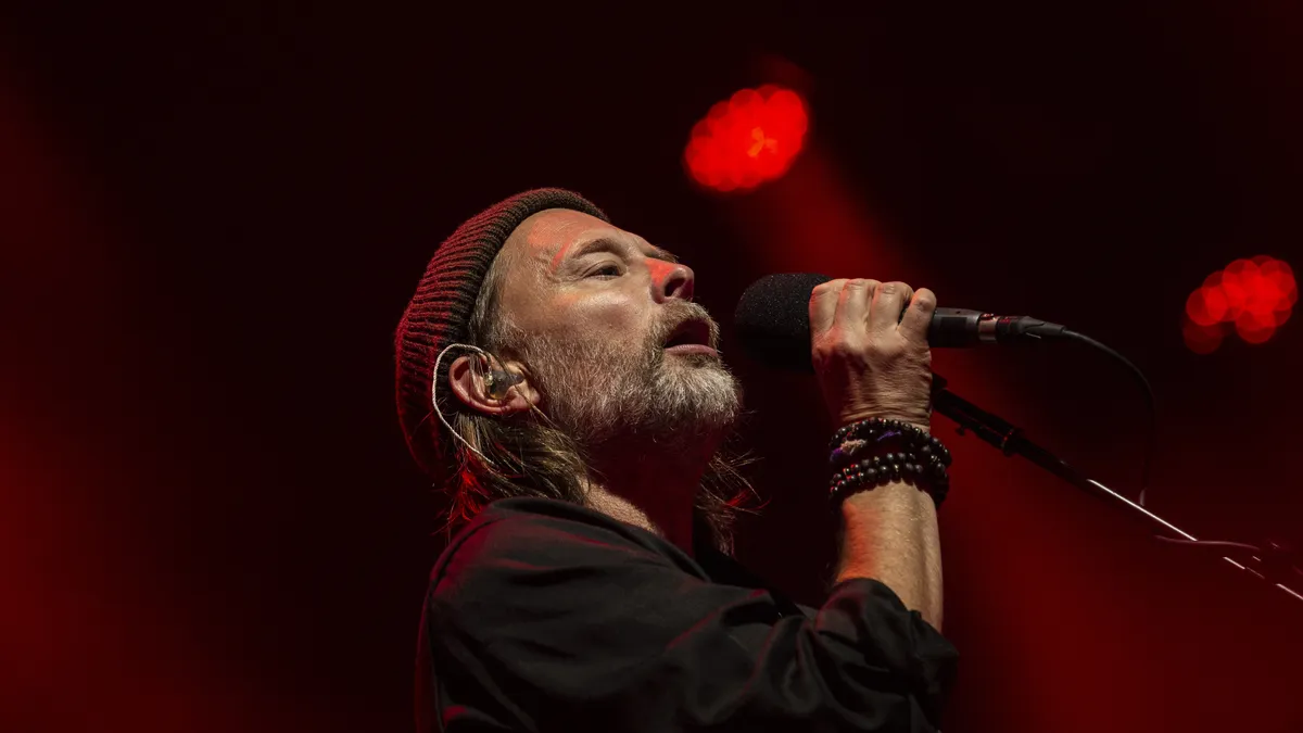 Radiohead singer Thom Yorke argues with fans about Gaza during concert