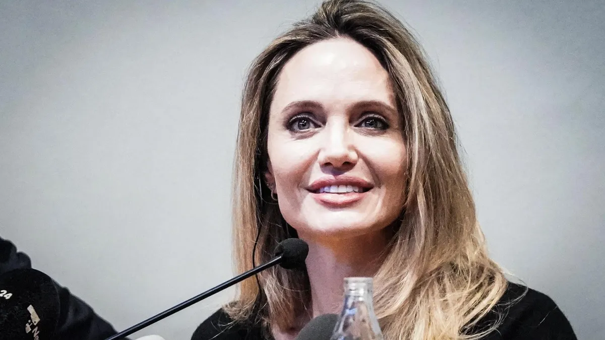 Angelina Jolie studied to be a funeral agent before becoming an actress