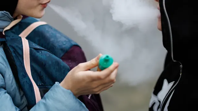 Every 7th girl in Bulgaria is a regular smoker, every 8th boy uses snus