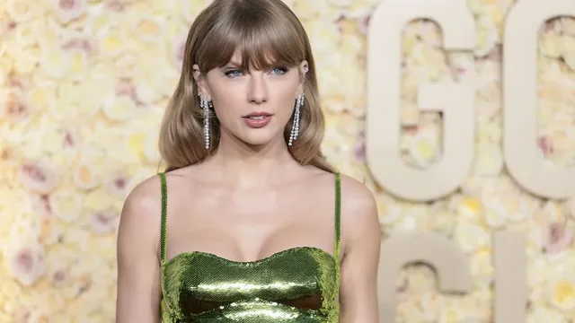 Taylor Swift loves Selena Gomez's new album