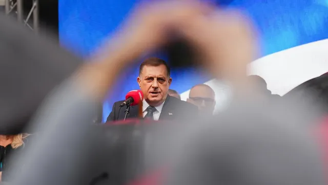Interpol issues international arrest warrant for Dodik