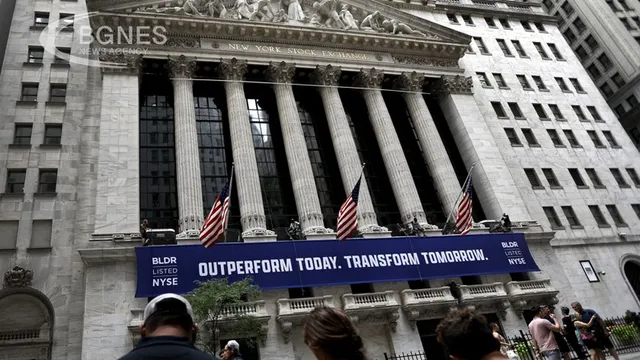U.S. stocks shake off early gloomy expectations about Trump's upcoming tariffs