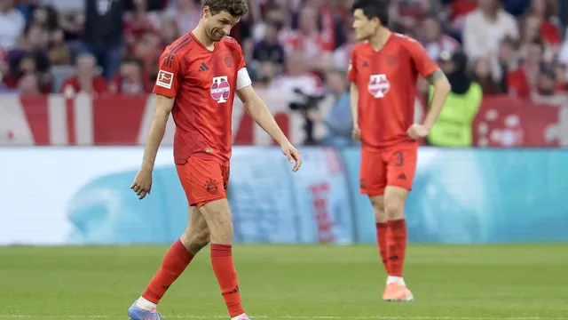 Bayern and Dortmund share the spoils after four-goal spectale in Der Klassiker