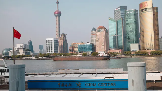 China's exports up 12.4% on year in March
