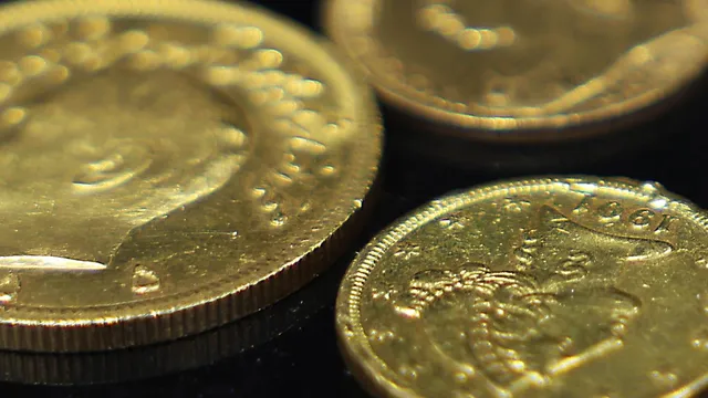 The price of gold exceeded 3500 dollars for the first time in history