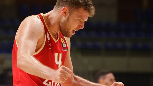 Fantastic start for Olympiacos in the playoffs, Vezenkov showed who is #1 against Real