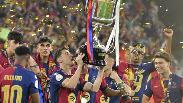 Barcelona lift Copa del Rey after dramatic win over Real Madrid