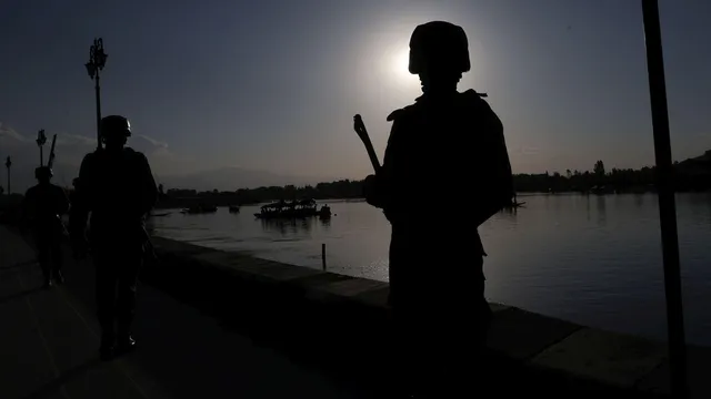 Indian and Pakistani soldiers exchange fire in Kashmir