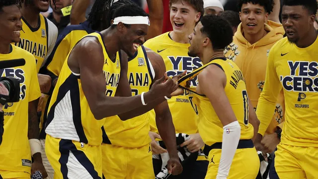 Indiana stuns Cleveland with late rally for another road win