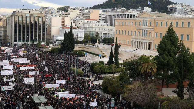 HRW: Greece undermines media freedom
