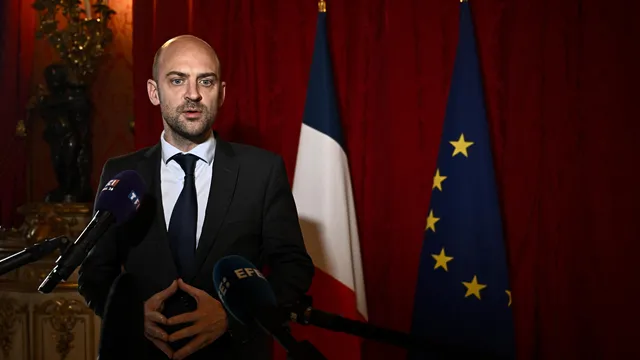 France backs calls to review EU-Israel agreement