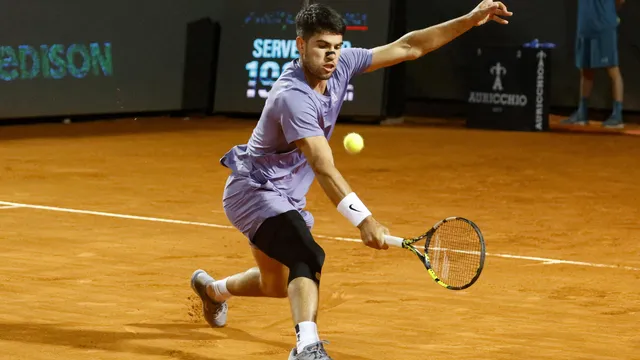 Alcaraz beats another Serbian in Rome to reach the round of 16