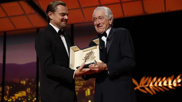 Leonardo DiCaprio: De Niro is a role model and my idol