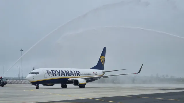 Ryanair's annual net profit falls by 16%