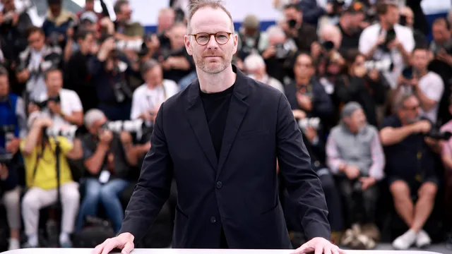 A Norwegian film starring Elle Fanning received a 19-minute standing ovation in Cannes