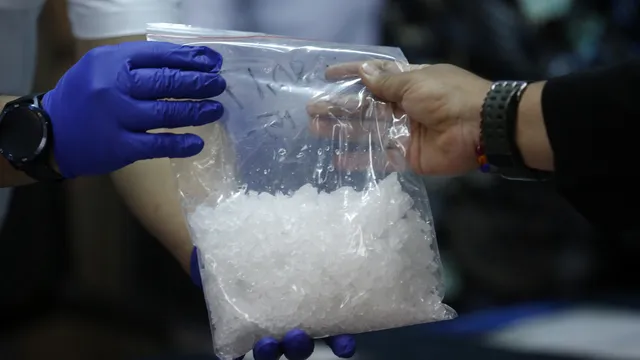 Turkey seizes 2 tonnes of methamphetamine on border with Iran