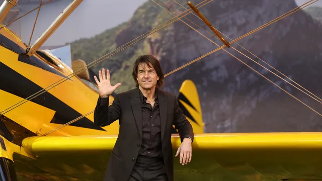 Tom Cruise enters the Guinness Book of Records