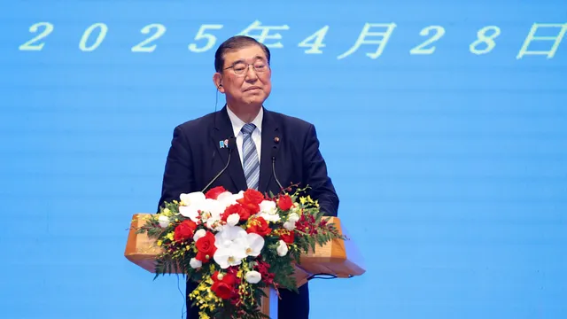 Japanese Prime Minister agrees in conversation with Trump to accelerate negotiations on trade agreement