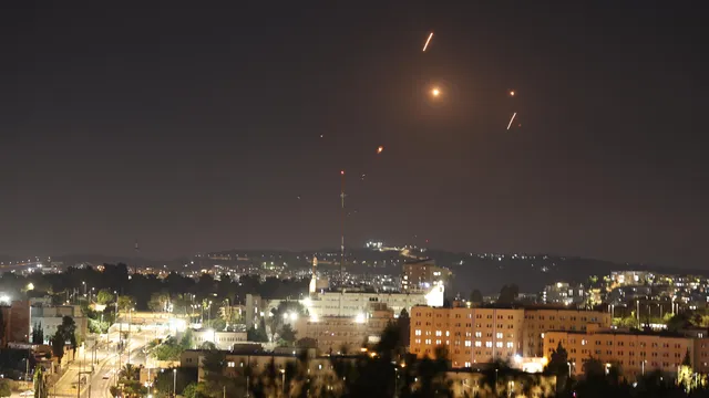 Iran attacks military centers and air bases in Israel with hundreds of ballistic missiles and drones