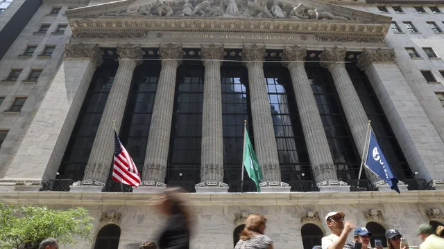 US stocks rose after the conflict in the Middle East appeared to be under control for now