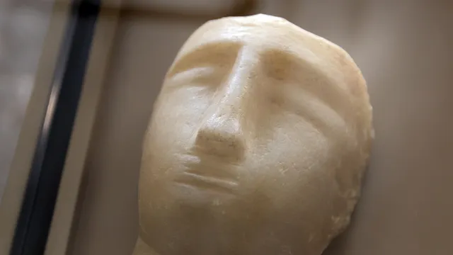Netherlands returns over 100 looted artifacts to Nigeria