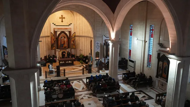 At least 15 people killed in suicide bombing at church in Damascus